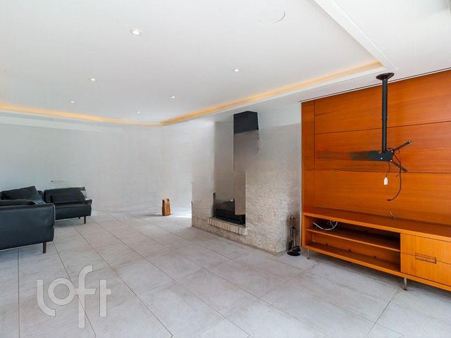 Apartamento com 259m², 3 dormitórios, 1 suíte, 4 vagas, Petrópolis em Porto Alegre