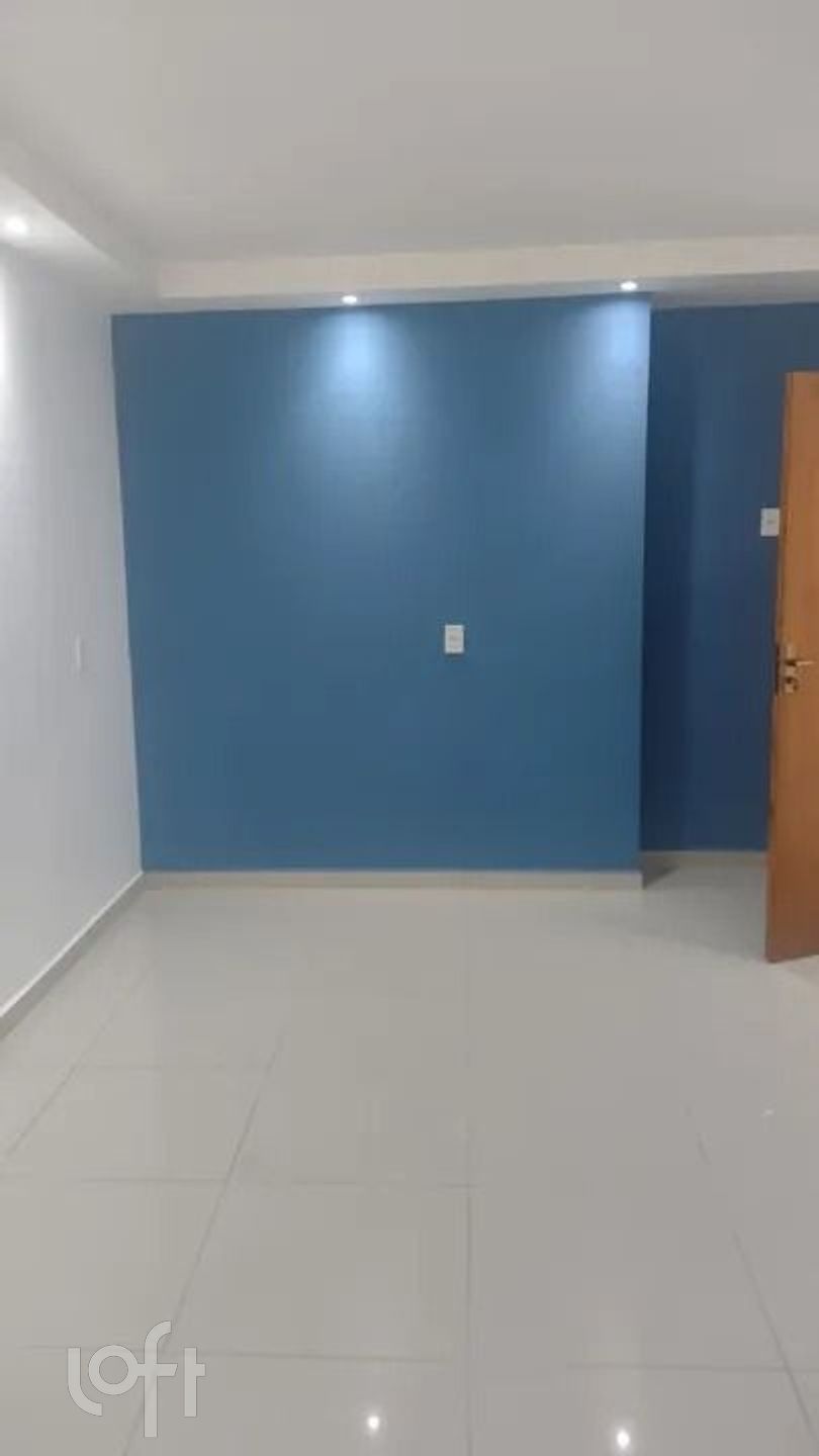 Casa à venda com 3 quartos, 200m² - Foto 1