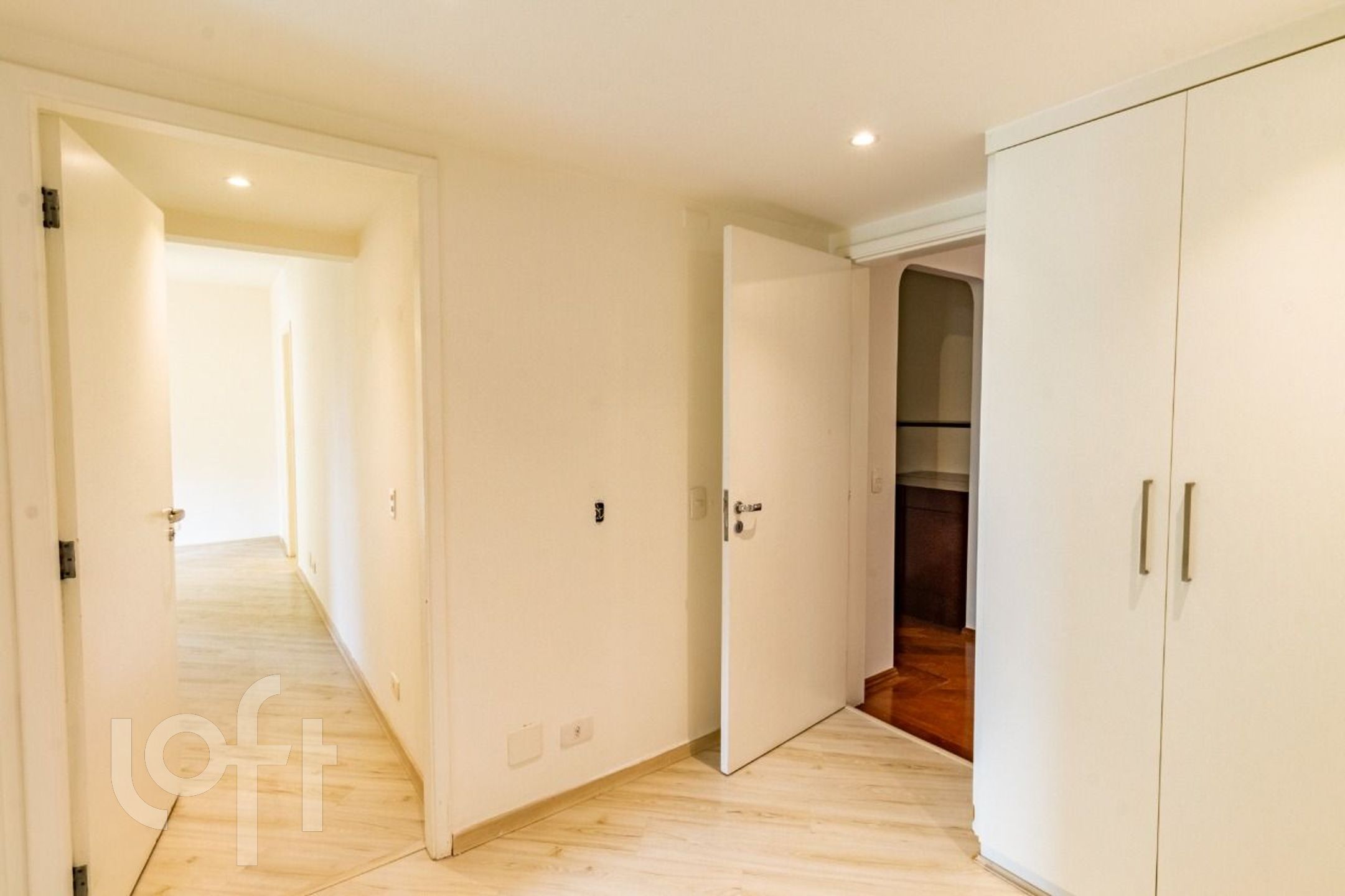 Apartamento à venda com 4 quartos, 142m² - Foto 17