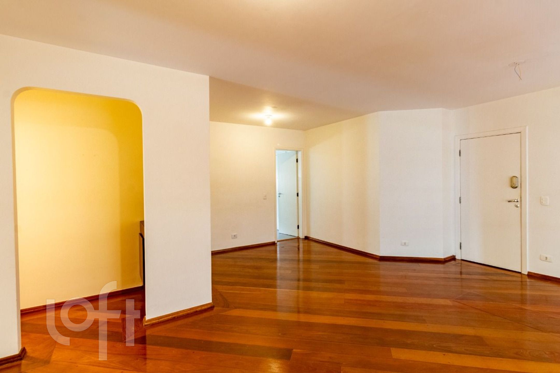 Apartamento à venda com 4 quartos, 142m² - Foto 4