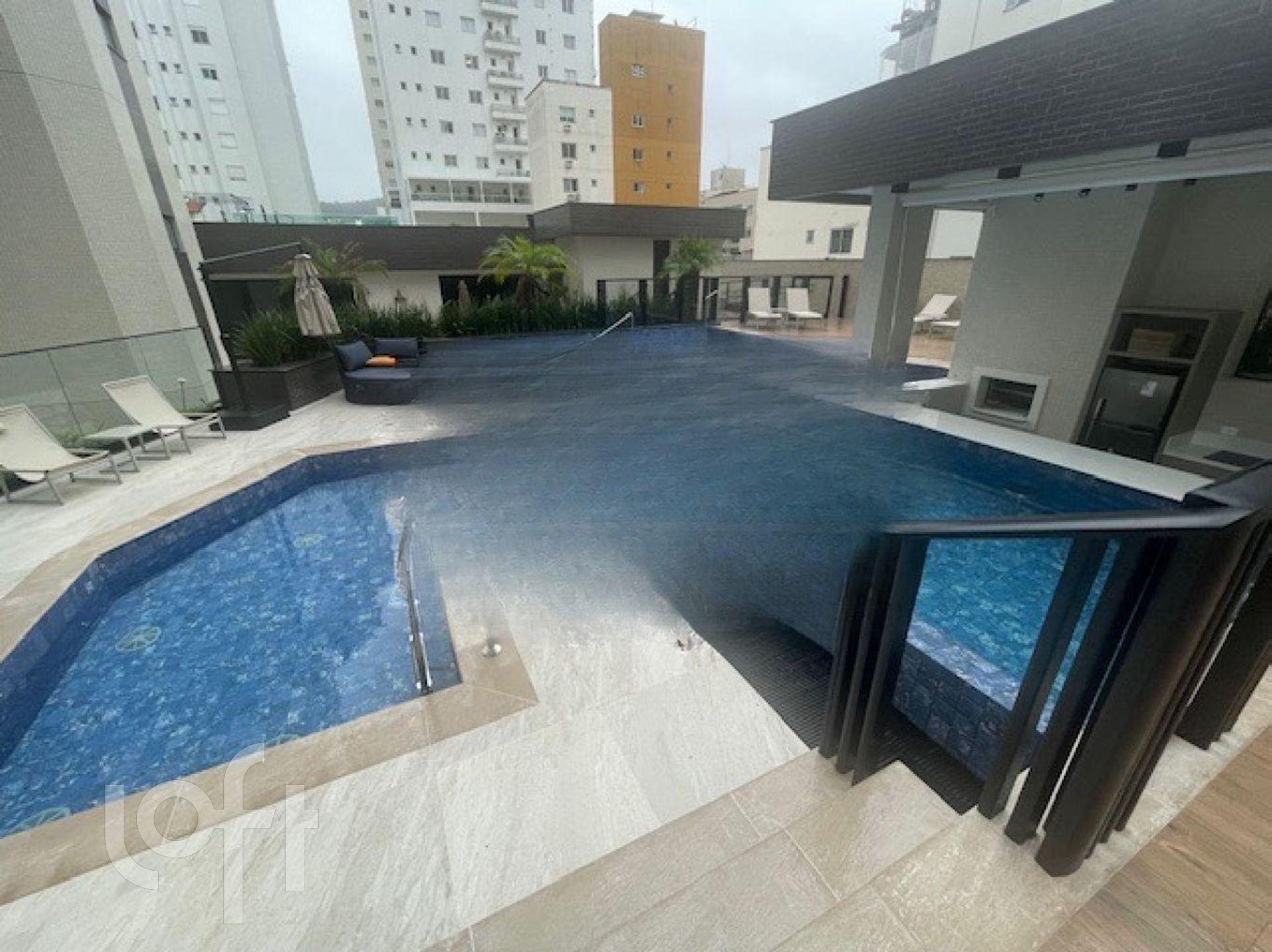 Apartamentos com 132m², 4 quartos, 2 suítes, 3 garagens, no bairro Centro em Balneário Camboriú