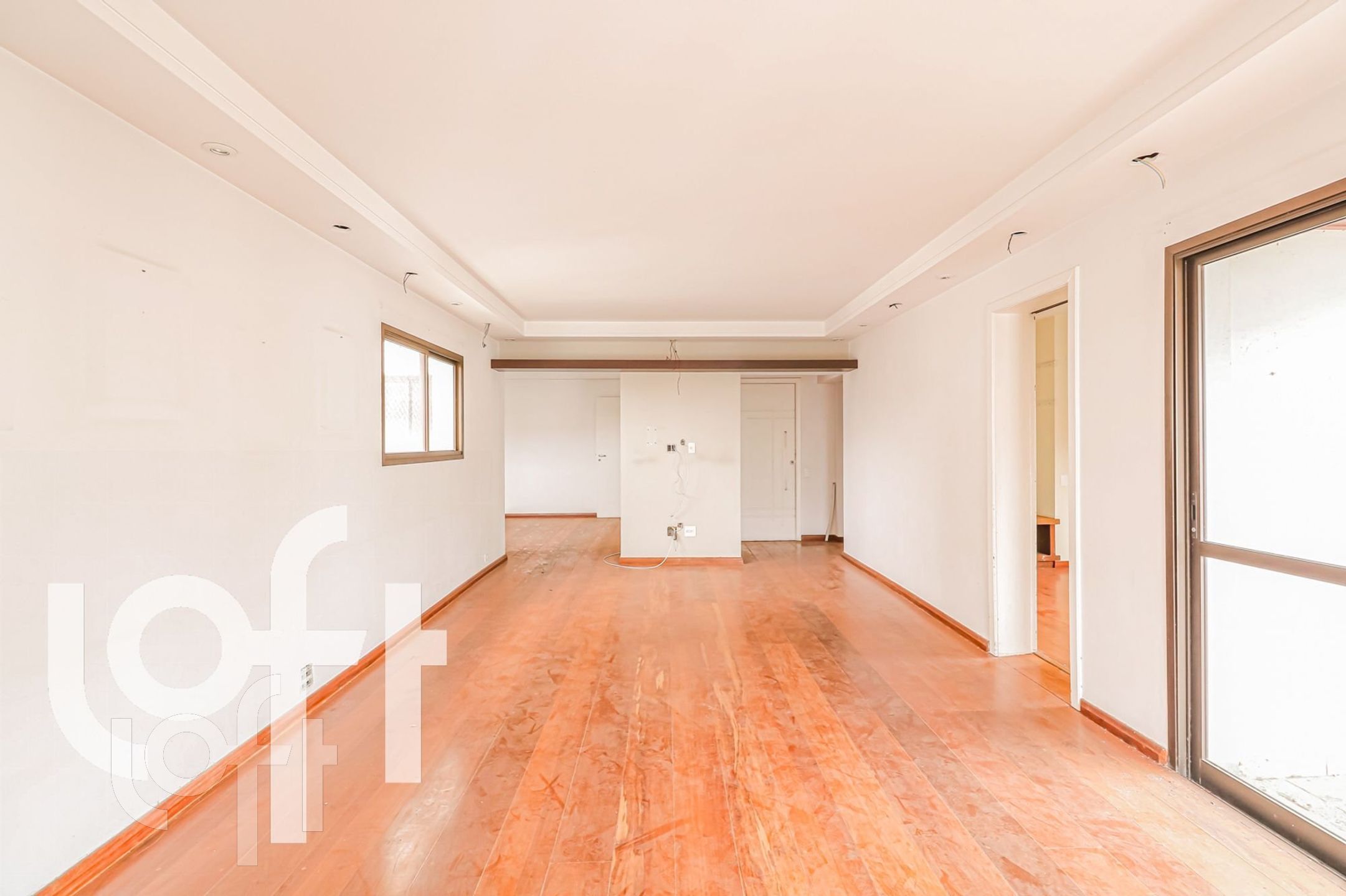 Apartamento à venda com 4 quartos, 175m² - Foto 1