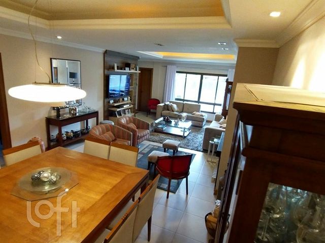 Apartamento com 201m², 3 dormitórios, 1 suíte, 2 vagas, Vila Ipiranga em Porto Alegre