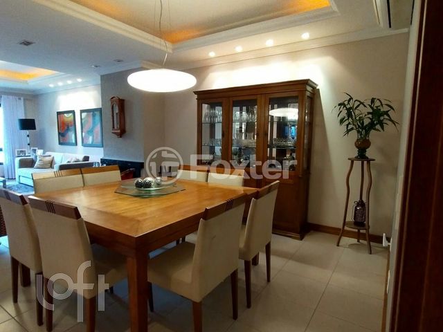 Apartamento com 201m², 3 dormitórios, 1 suíte, 2 vagas, Vila Ipiranga em Porto Alegre