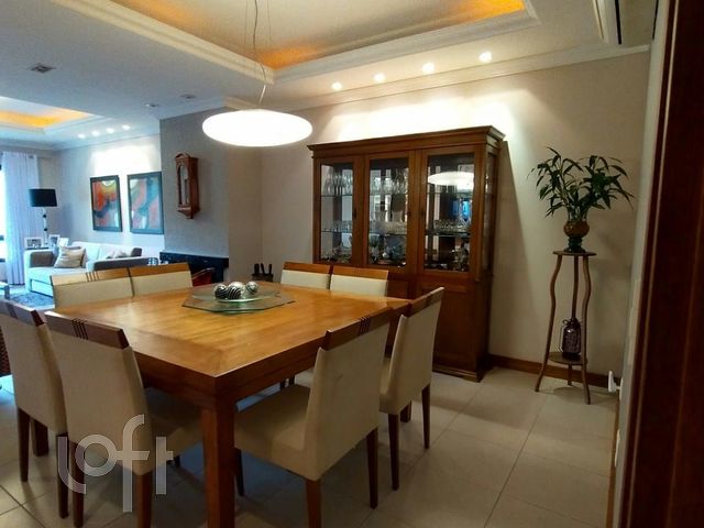 Apartamento com 201m², 3 dormitórios, 1 suíte, 2 vagas, Vila Ipiranga em Porto Alegre