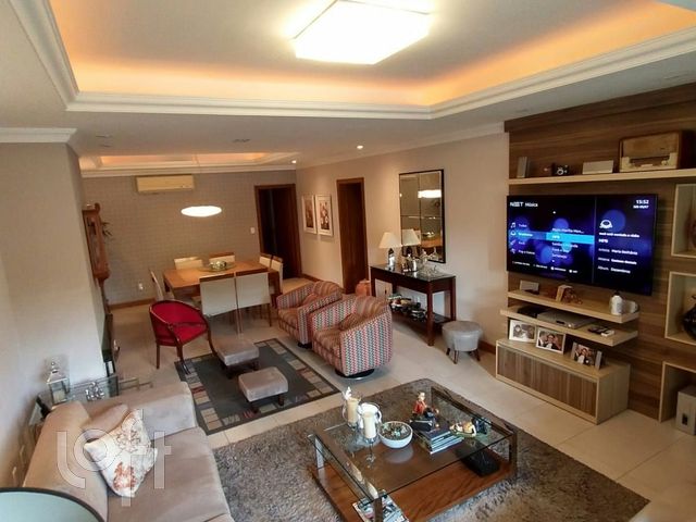 Apartamento com 201m², 3 dormitórios, 1 suíte, 2 vagas, Vila Ipiranga em Porto Alegre