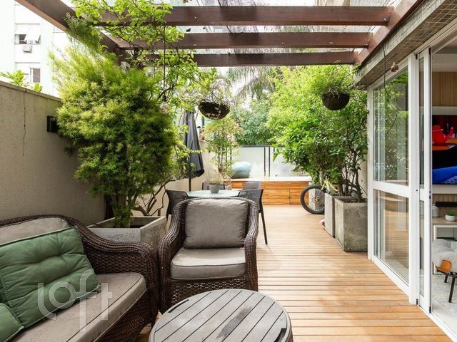 Apartamento com 150m², 3 dormitórios, 1 suíte, 2 vagas, Petrópolis em Porto Alegre