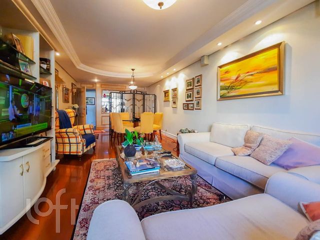 Apartamento com 121m², 3 dormitórios, 1 suíte, 1 vaga, Petrópolis em Porto Alegre