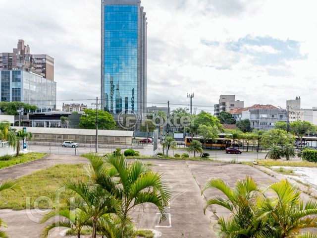 Apartamento com 101m², 3 dormitórios, 1 suíte, 2 vagas, Higienópolis em Porto Alegre