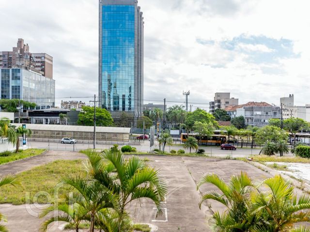 Apartamento com 101m², 3 dormitórios, 1 suíte, 2 vagas, Higienópolis em Porto Alegre