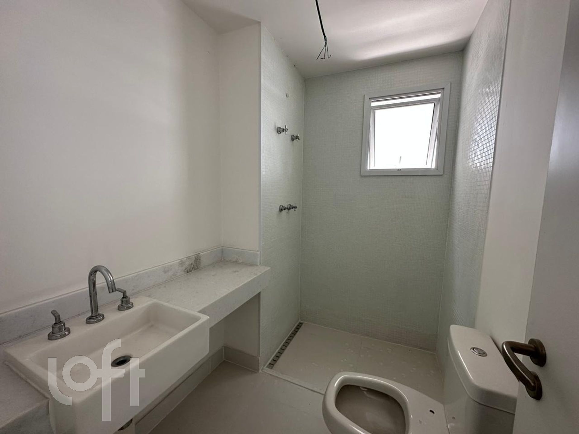 Apartamento à venda com 3 quartos, 200m² - Foto 4