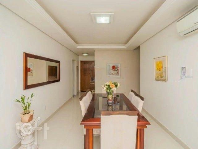 Apartamento com 100m², 2 dormitórios, 1 vaga, Menino Deus em Porto Alegre