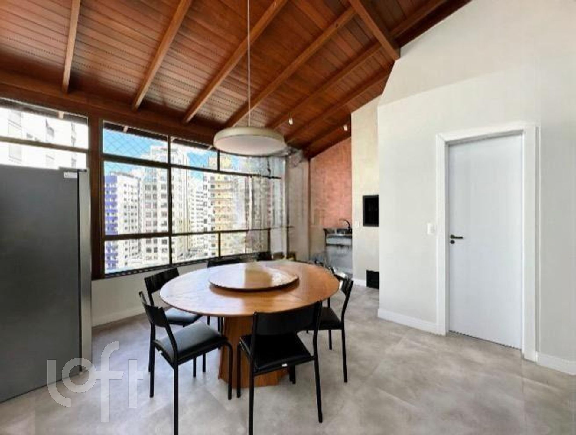 Apartamento à venda em Centro com 221 m², 3 quartos, 1 suíte, 2 vagas