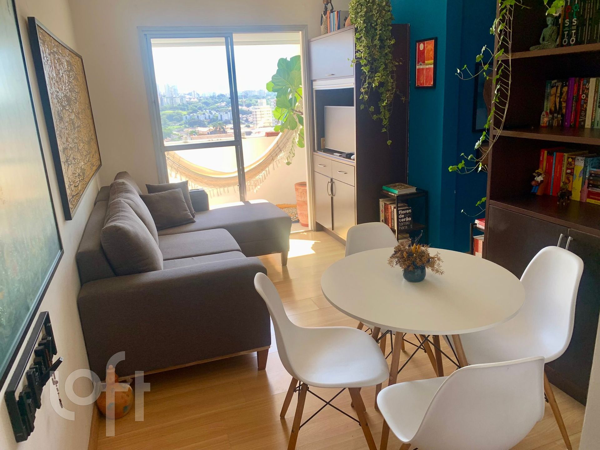 Apartamento à venda com 2 quartos, 56m² - Foto 1