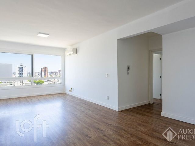 Apartamento com 86m², 3 dormitórios, 1 suíte, 2 vagas, Jardim Botânico em Porto Alegre