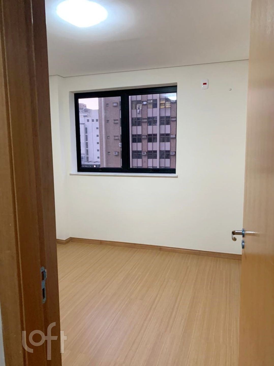 Apartamento à venda com 3 quartos, 149m² - Foto 9