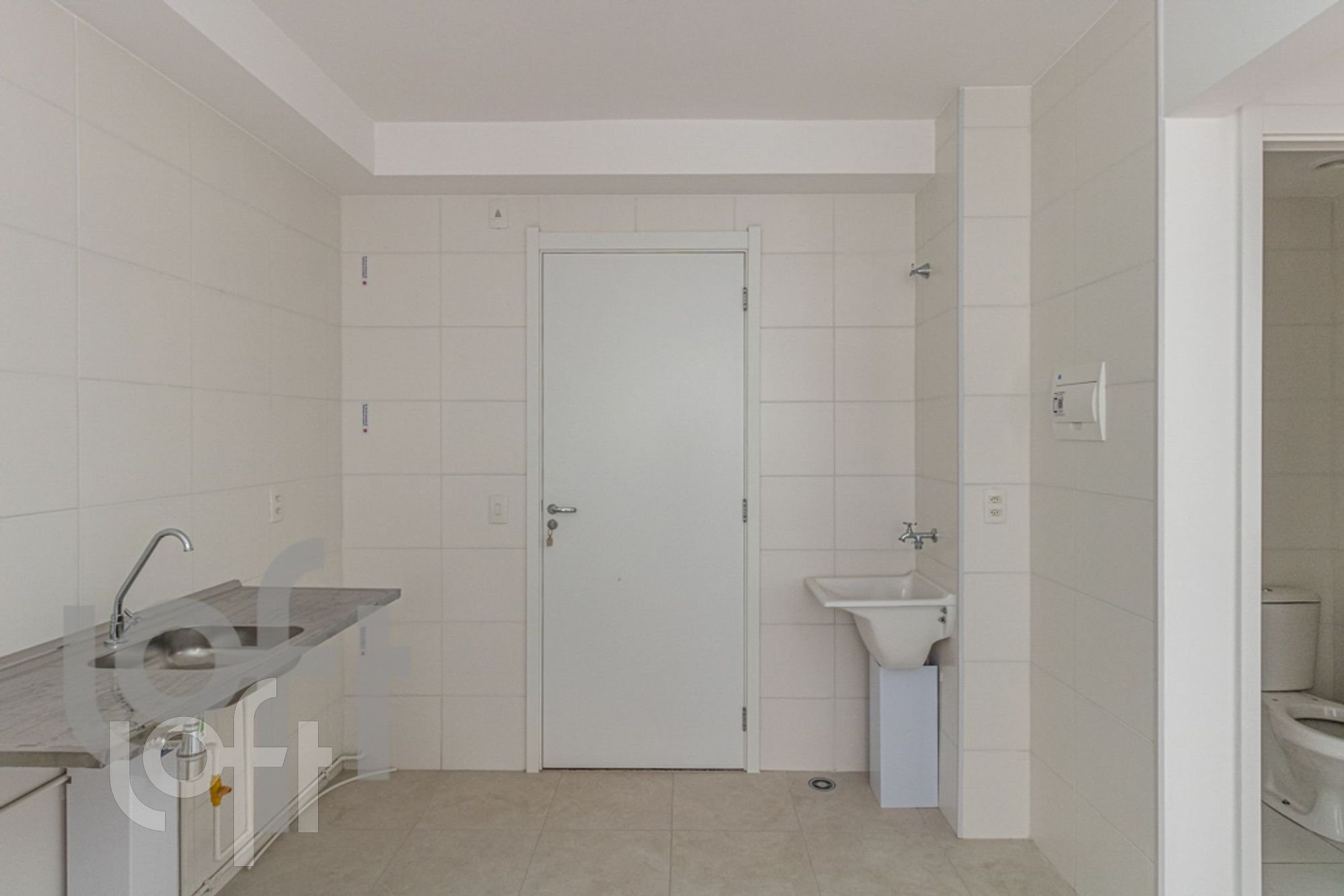 Apartamento à venda com 2 quartos, 32m² - Foto 13