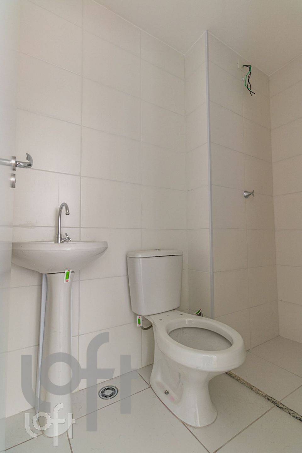 Apartamento à venda com 2 quartos, 32m² - Foto 25