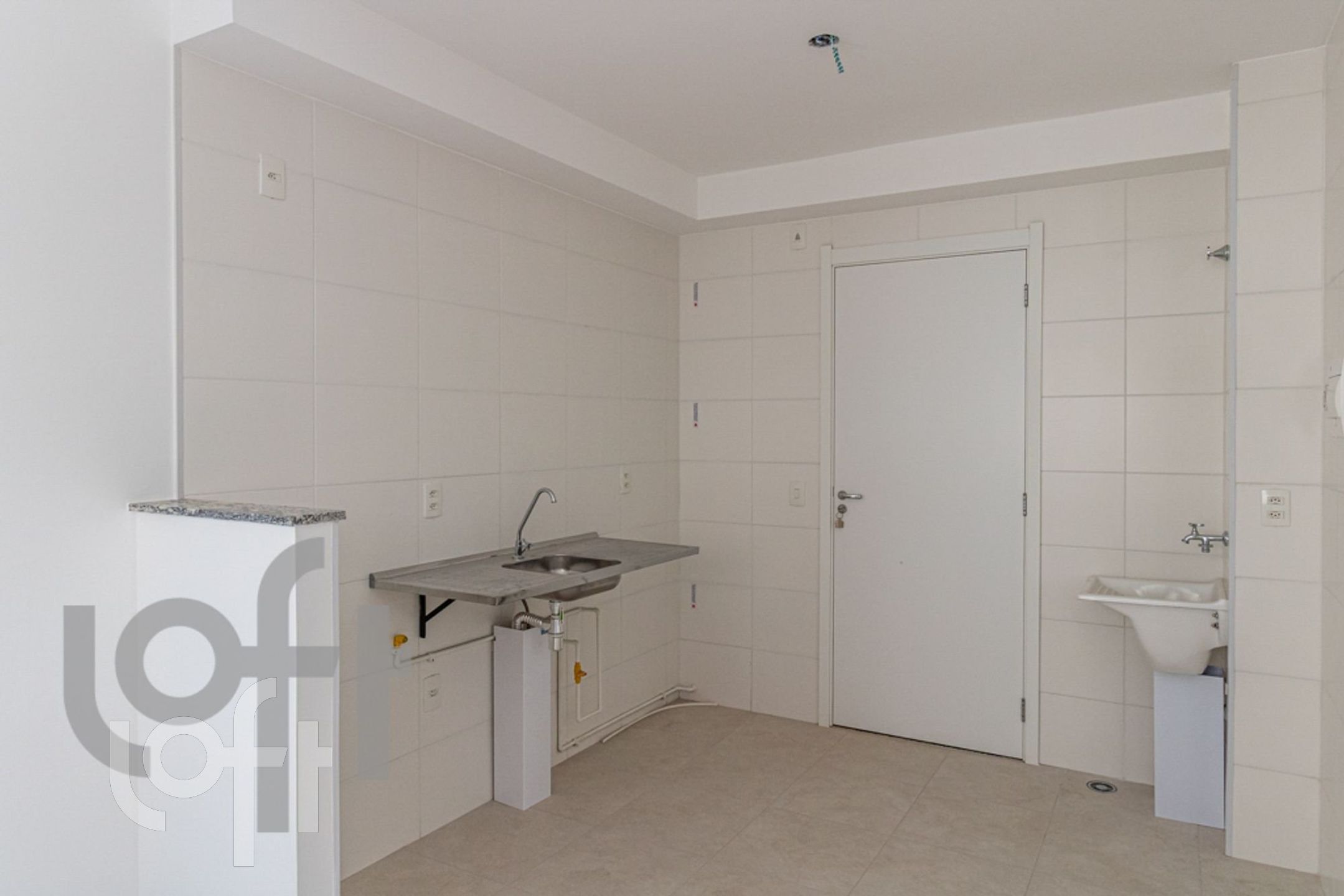 Apartamento à venda com 2 quartos, 32m² - Foto 15