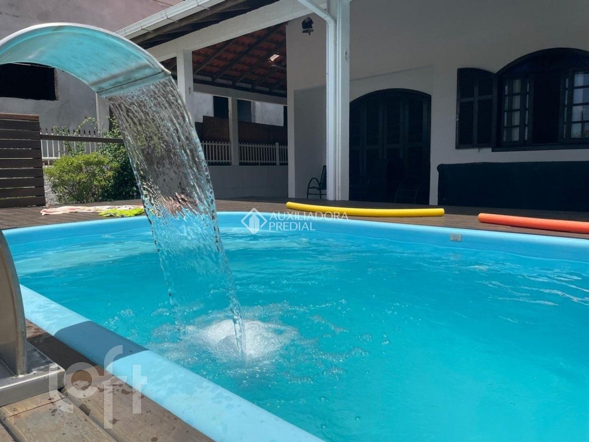 Casa Residencial com 200m², 4 quartos, 2 garagens, no bairro Praia do Sonho em Palhoça