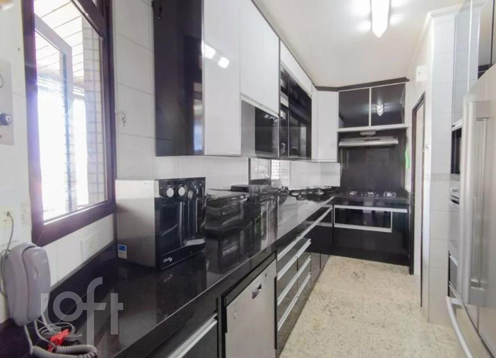 Apartamento à venda com 4 quartos, 205m² - Foto 9