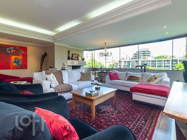 Apartamento com 123m², 3 dormitórios, 1 suíte, 2 vagas, Petrópolis em Porto Alegre