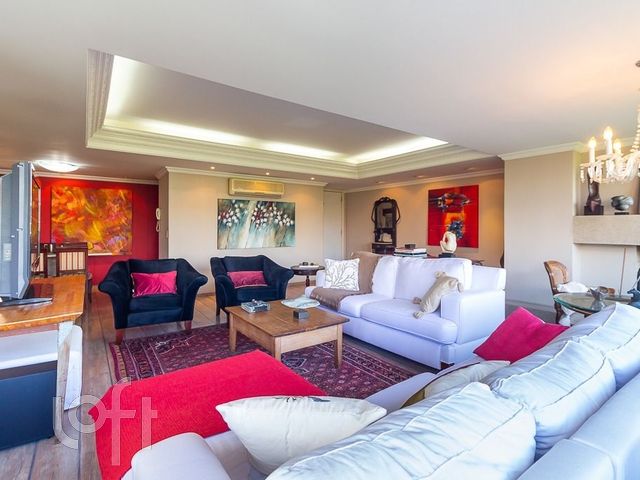 Apartamento com 123m², 3 dormitórios, 1 suíte, 2 vagas, Petrópolis em Porto Alegre