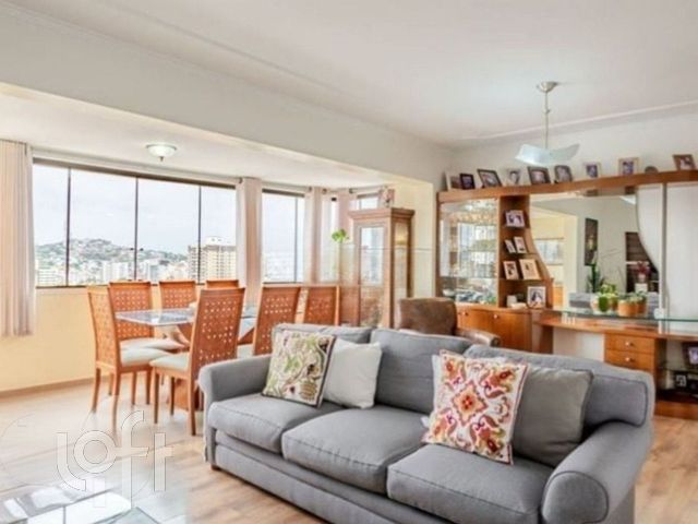 Apartamento com 111m², 3 dormitórios, 1 suíte, 2 vagas, Menino Deus em Porto Alegre