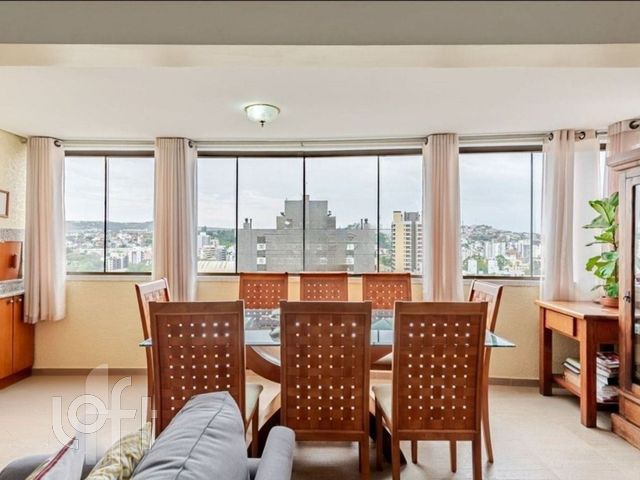 Apartamento com 111m², 3 dormitórios, 1 suíte, 2 vagas, Menino Deus em Porto Alegre