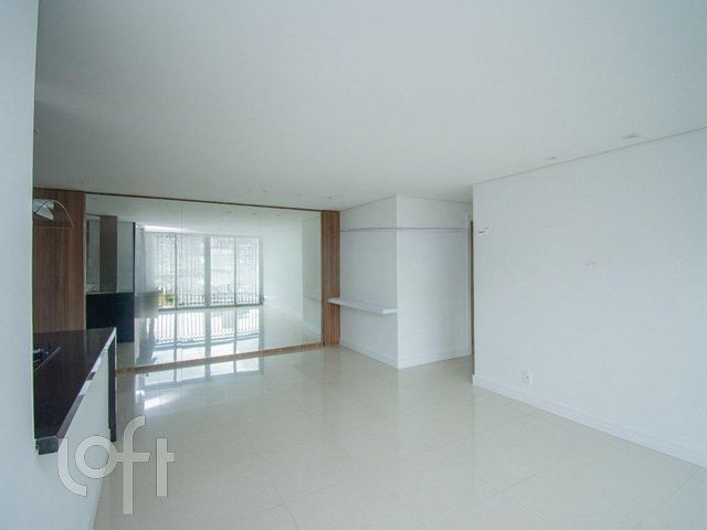 Apartamento com 80m², 2 dormitórios, 1 suíte, 2 vagas, Três Figueiras em Porto Alegre