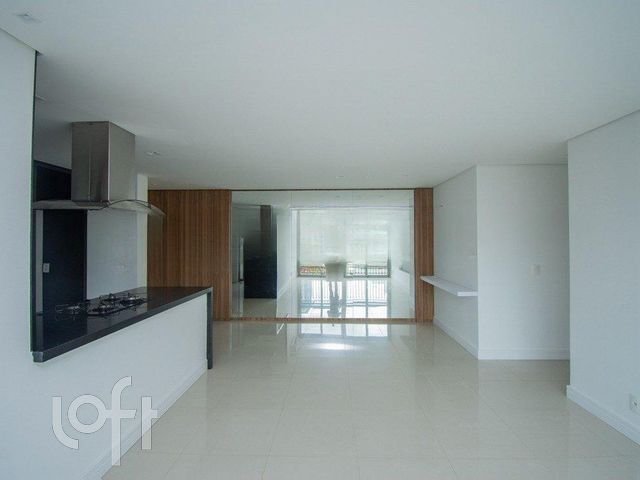 Apartamento com 80m², 2 dormitórios, 1 suíte, 2 vagas, Três Figueiras em Porto Alegre