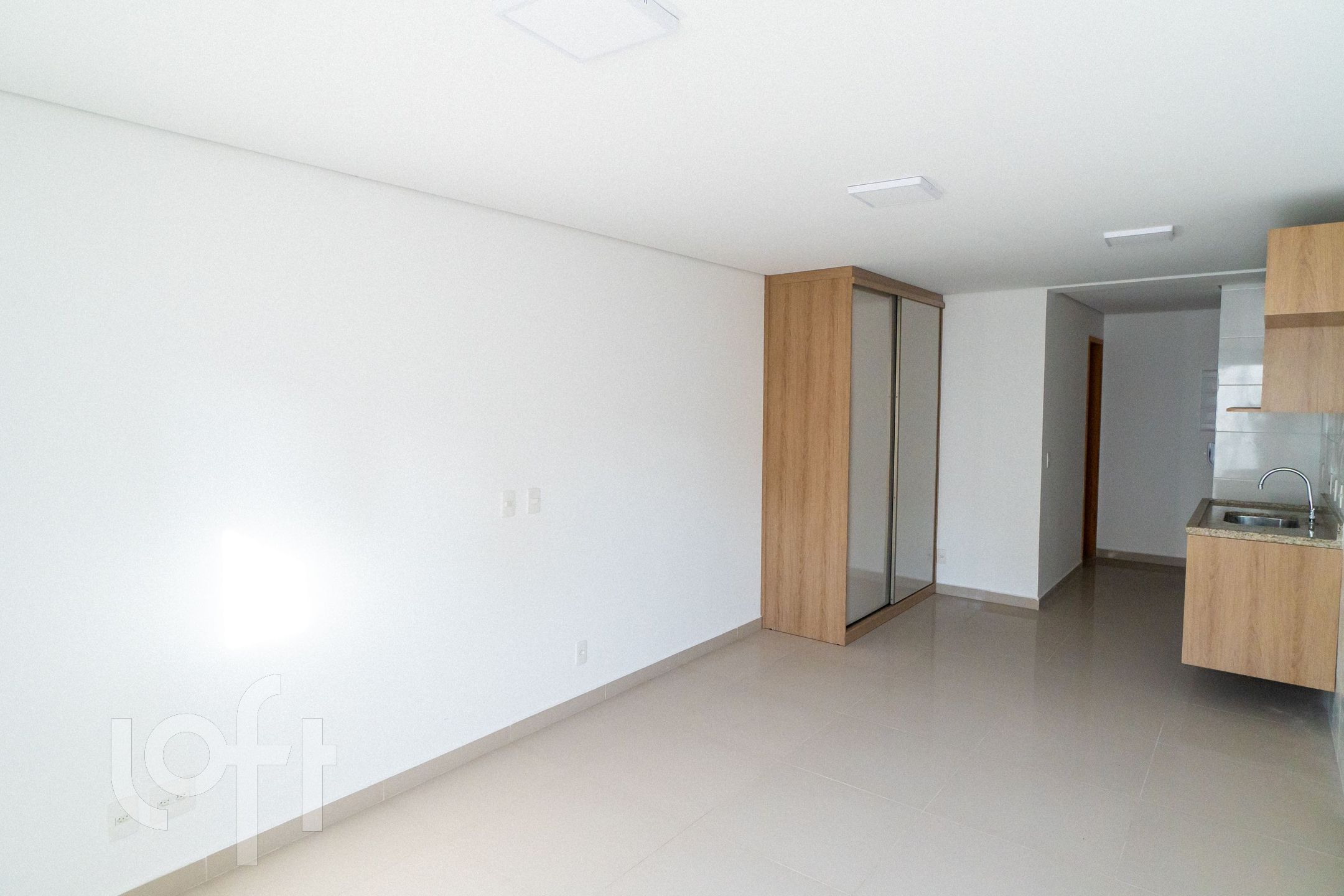 Apartamento à venda com 1 quarto, 37m² - Foto 2