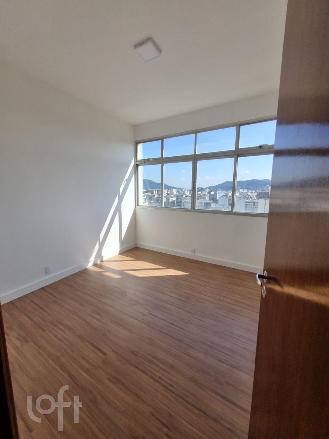 Apartamento à venda com 4 quartos, 250m² - Foto 8