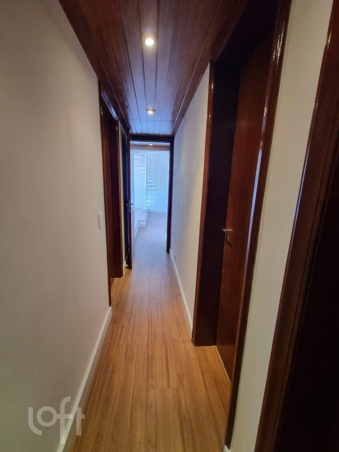 Apartamento à venda com 4 quartos, 250m² - Foto 9