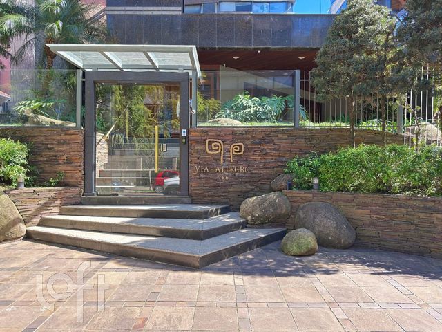 Apartamento com 251m², 4 dormitórios, 1 suíte, 4 vagas, Bela Vista em Porto Alegre