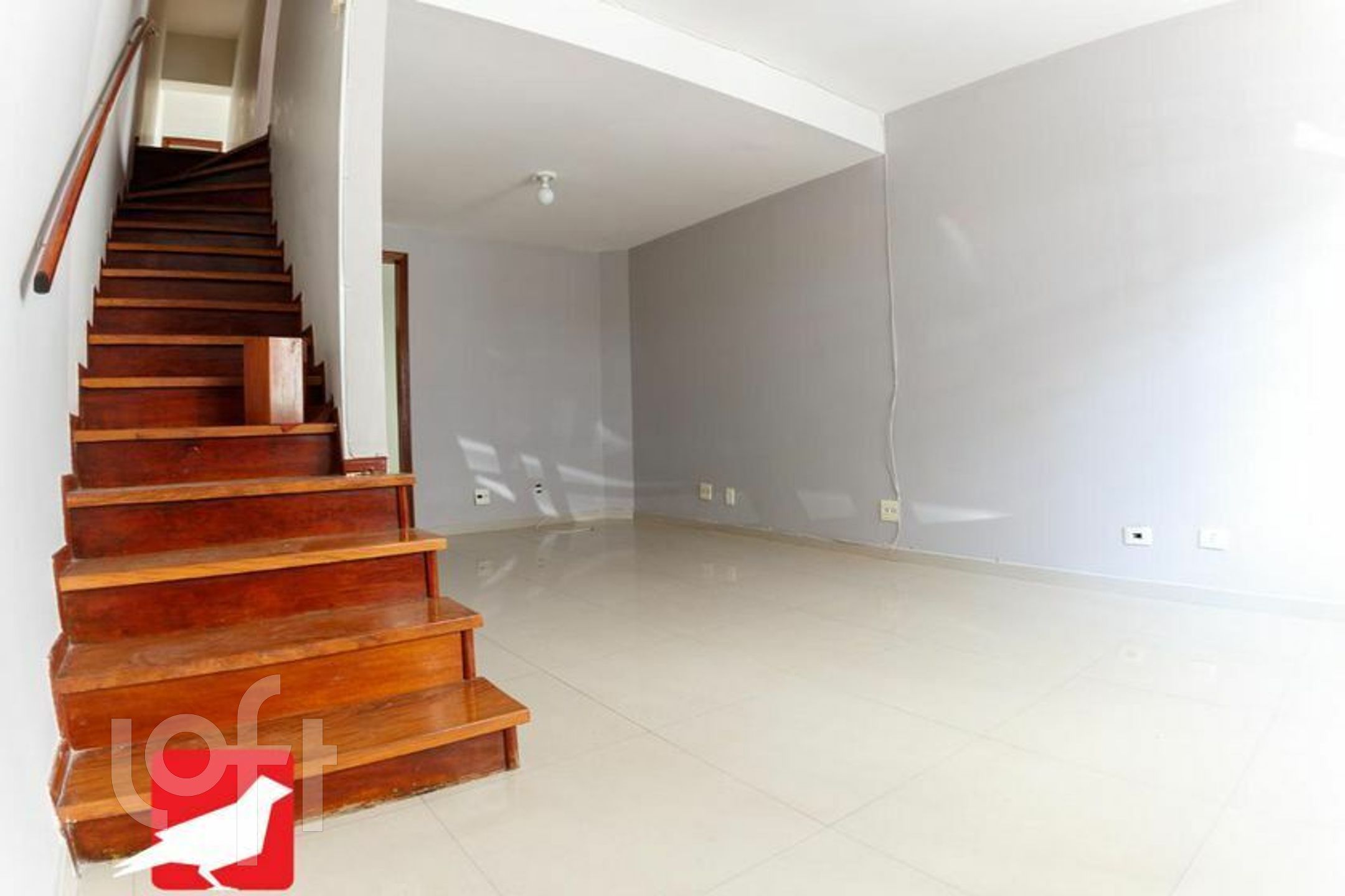 Casa à venda com 3 quartos, 150m² - Foto 2