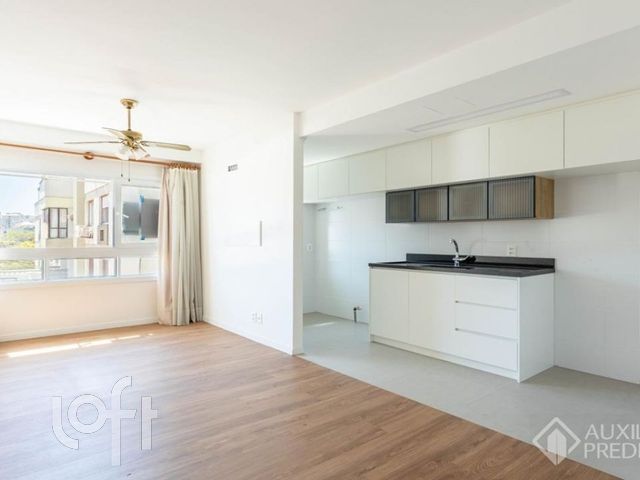 Apartamento com 55m², 2 dormitórios, 1 suíte, 1 vaga, Santana em Porto Alegre