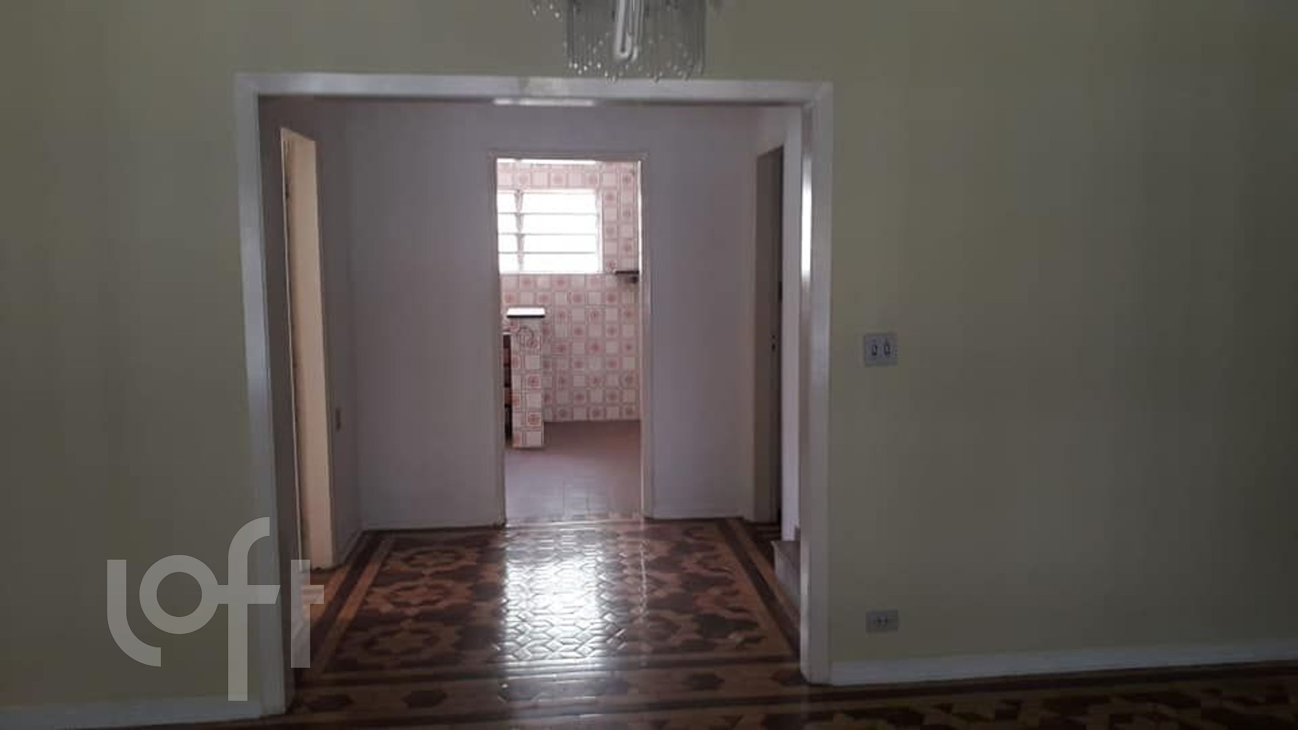 Casa à venda com 3 quartos, 330m² - Foto 2