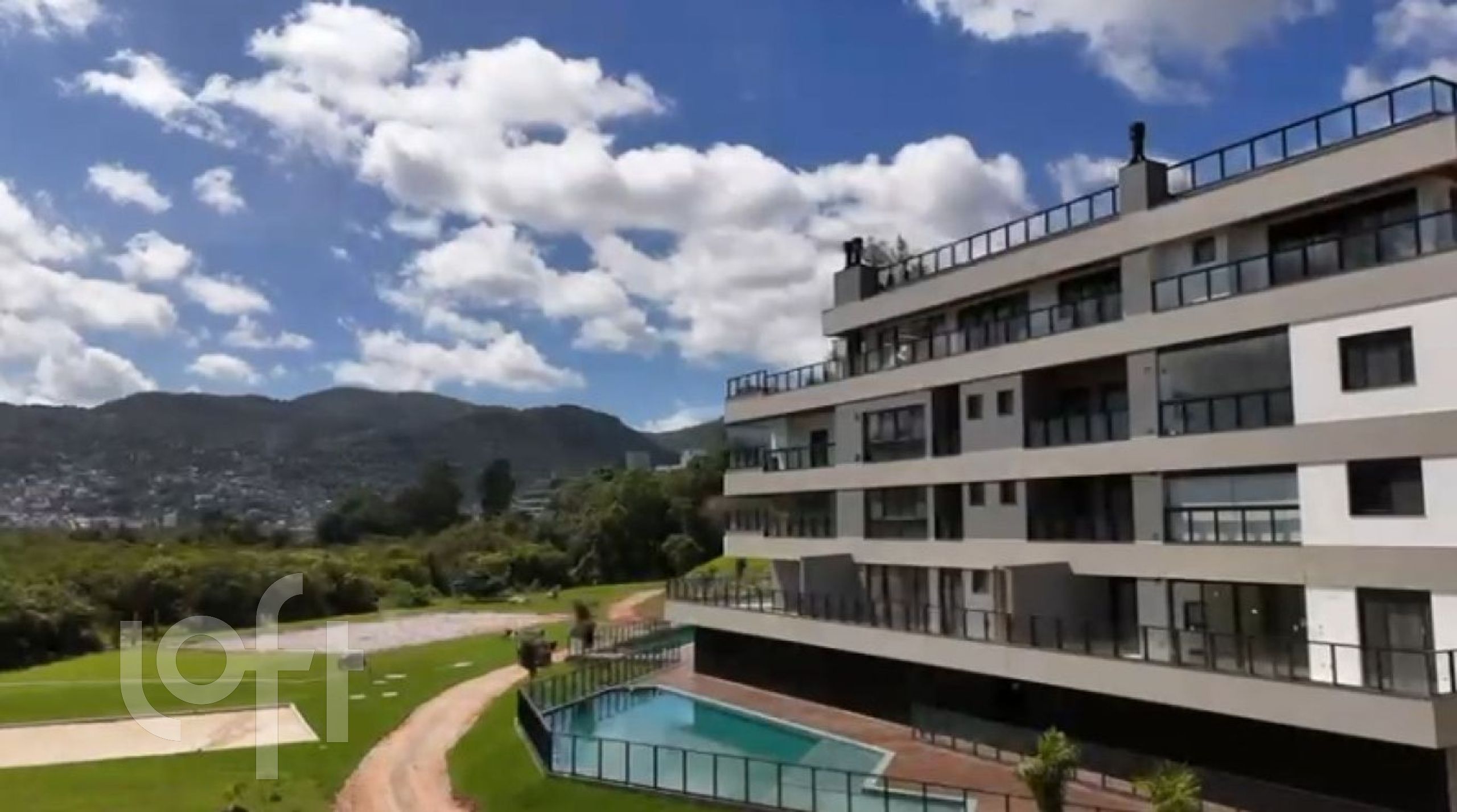 Apartamentos com 162m², 3 quartos, 3 suítes, 3 garagens, no bairro João Paulo em Florianópolis