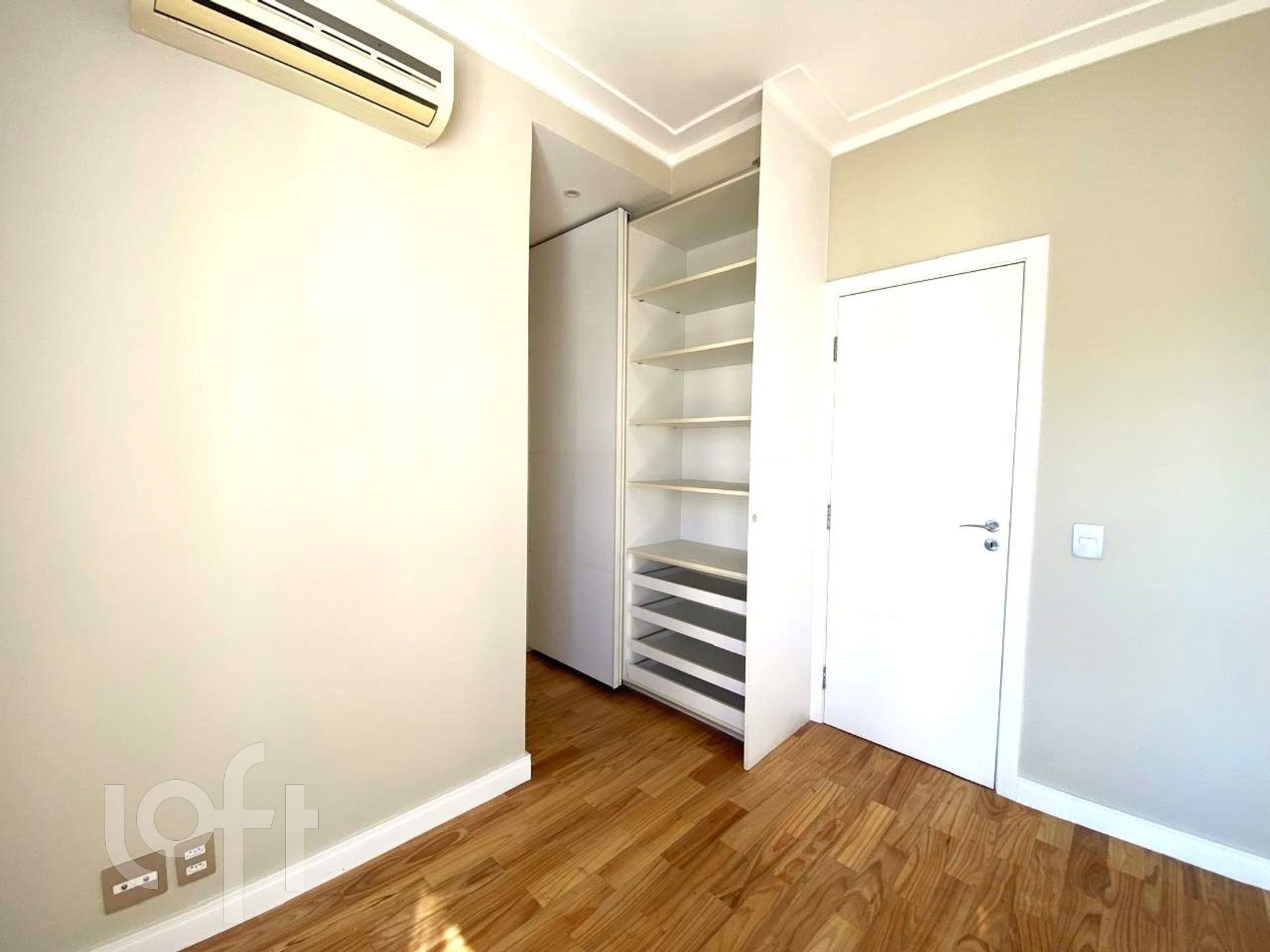 Apartamento à venda com 3 quartos, 240m² - Foto 22