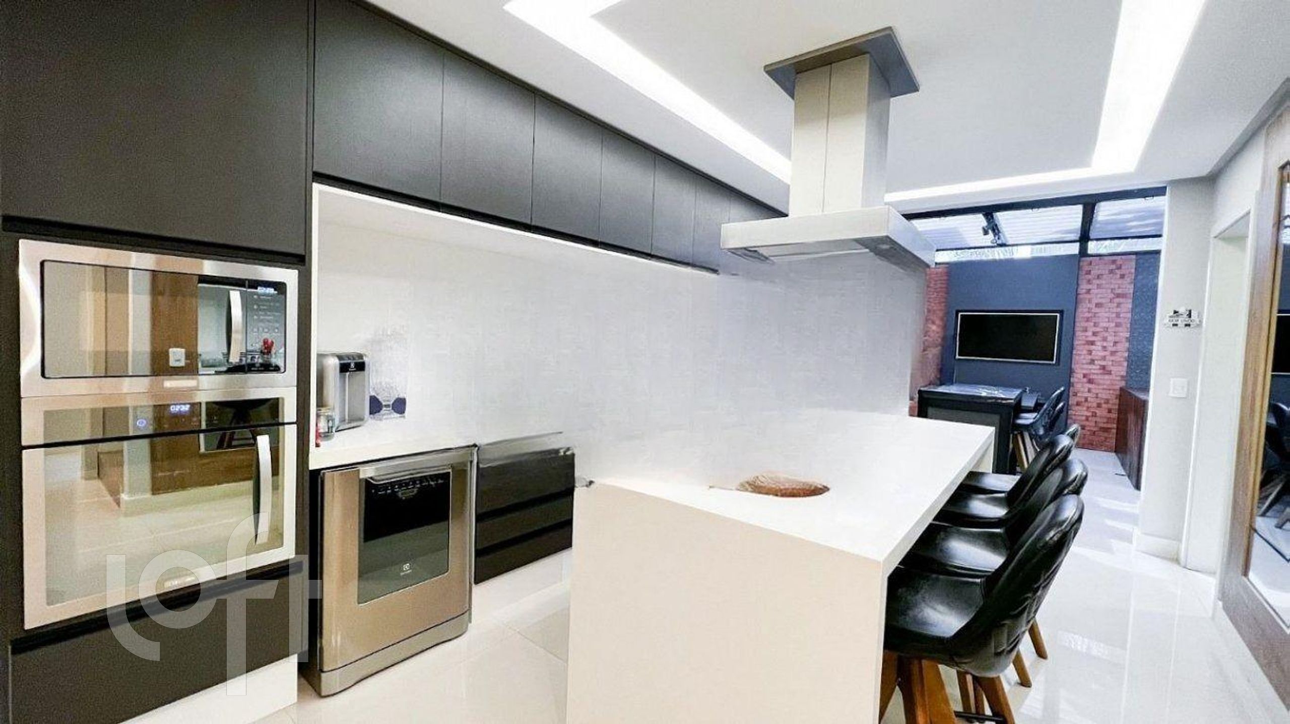 Casa à venda em Centro com 142 m², 3 quartos, 3 suítes, 2 vagas