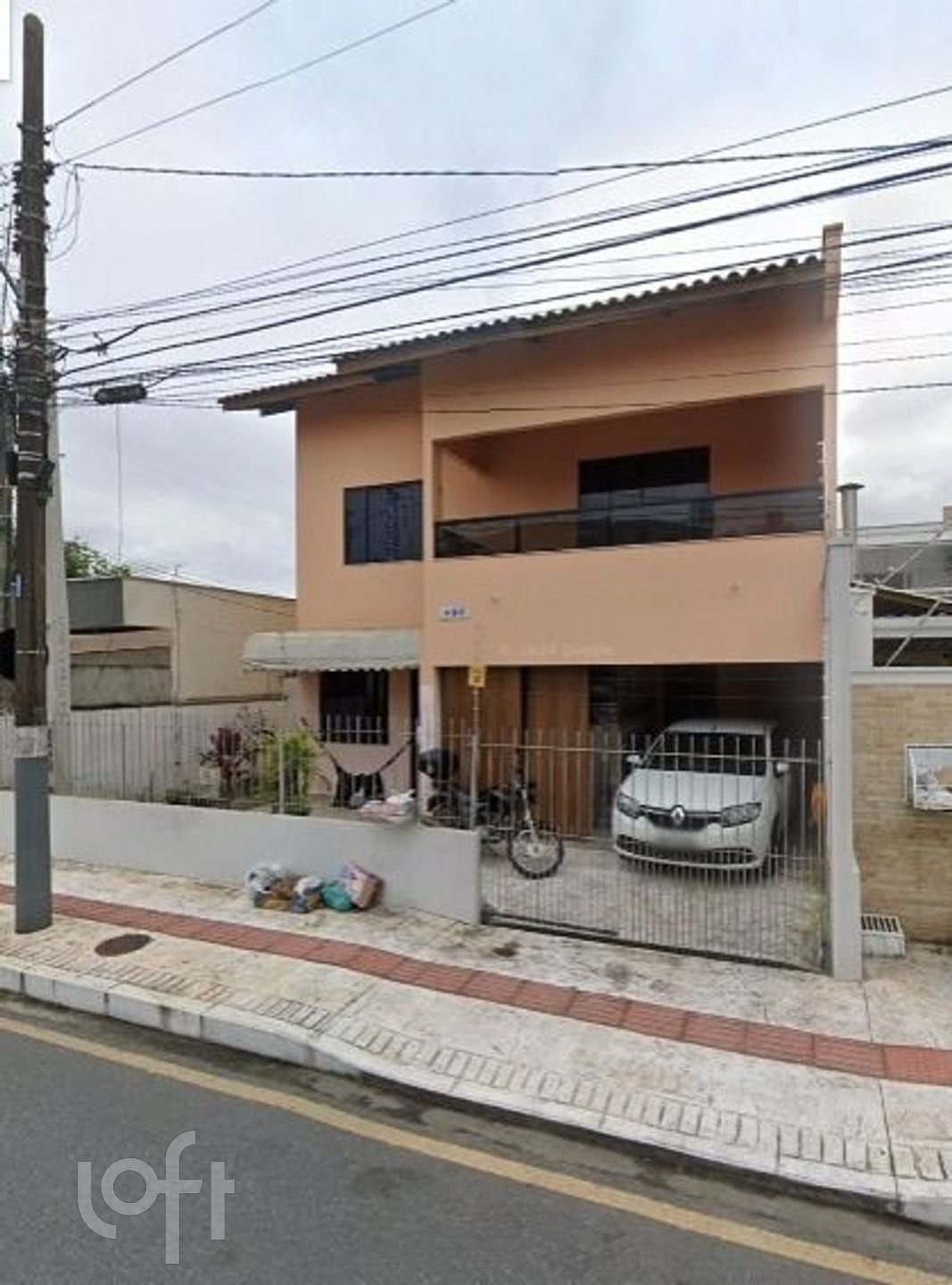 Casa Residencial com 153m², 3 quartos, 3 suítes, 2 garagens, no bairro Centro em Balneário Camboriú