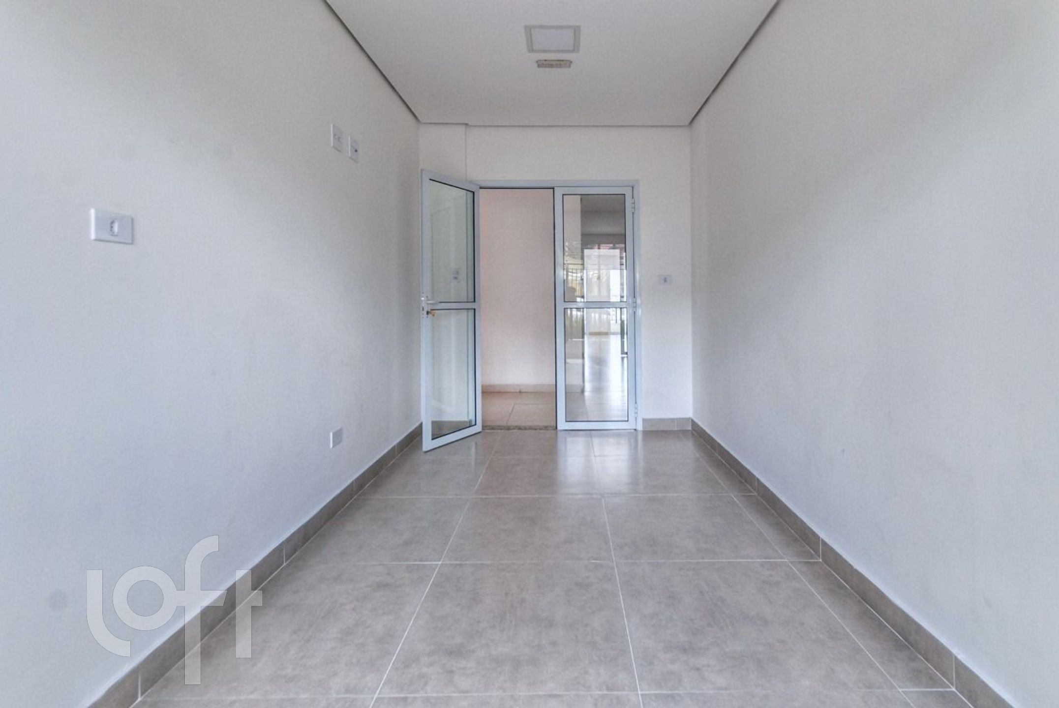 Apartamento à venda com 2 quartos, 60m² - Foto 27