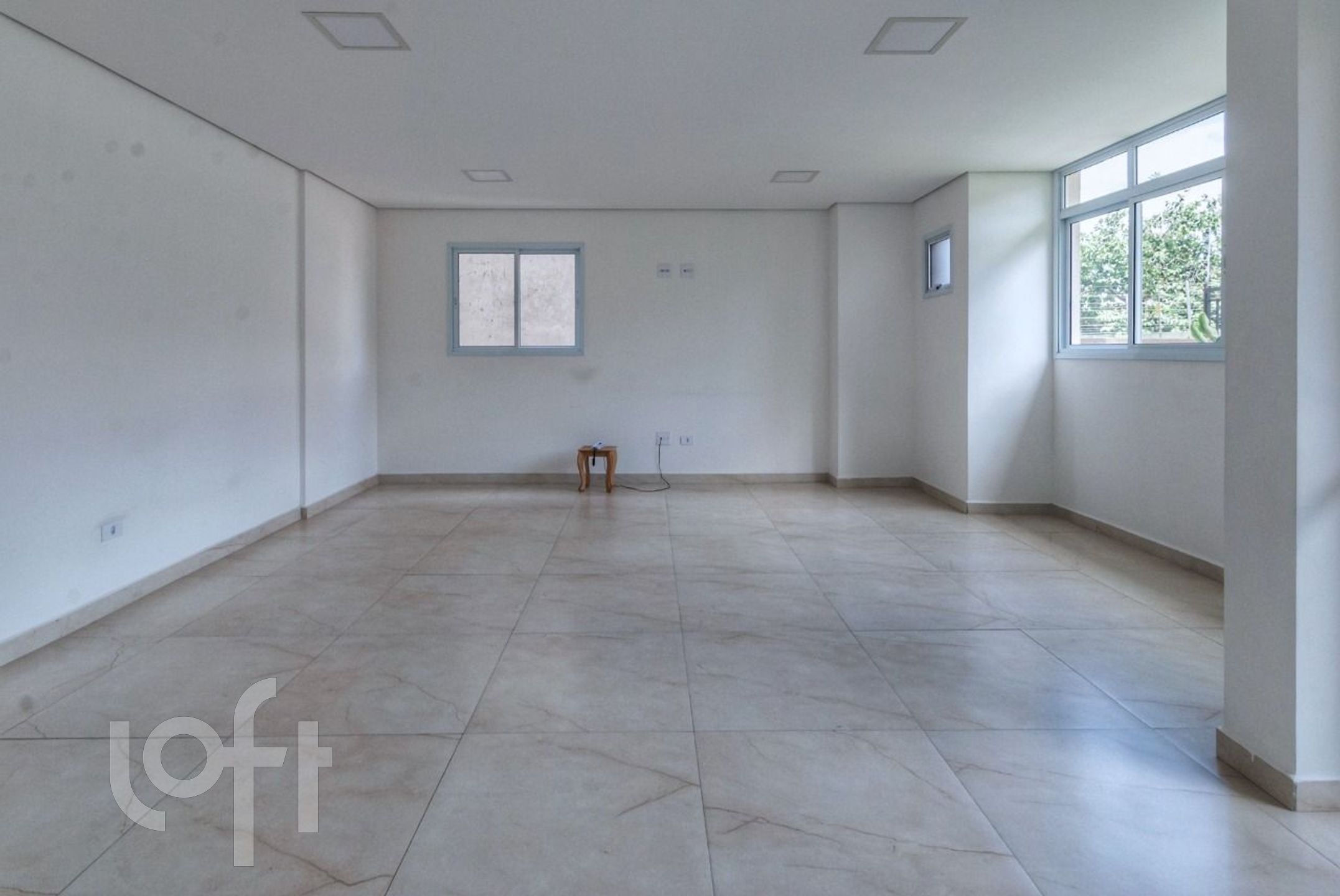 Apartamento à venda com 2 quartos, 60m² - Foto 33