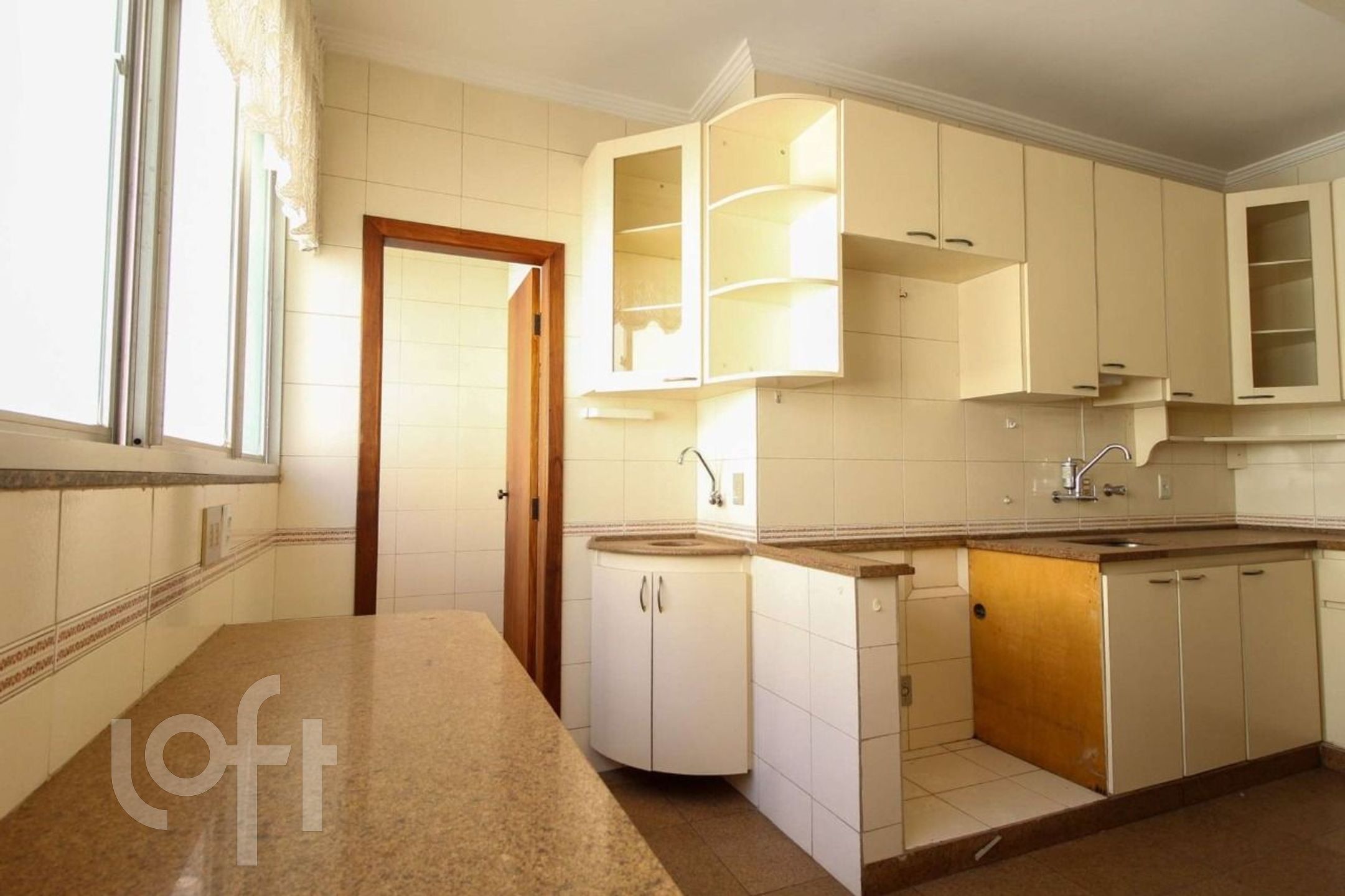 Apartamento à venda com 5 quartos, 270m² - Foto 17