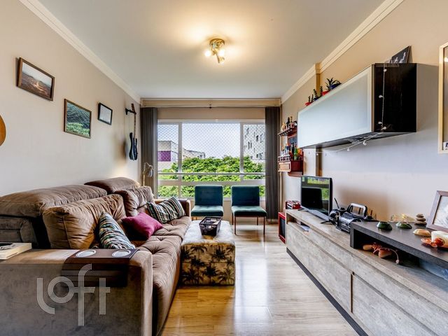 Apartamento com 69m², 2 dormitórios, 2 vagas, Santa Cecília em Porto Alegre