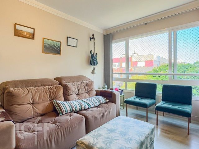 Apartamento com 69m², 2 dormitórios, 2 vagas, Santa Cecília em Porto Alegre