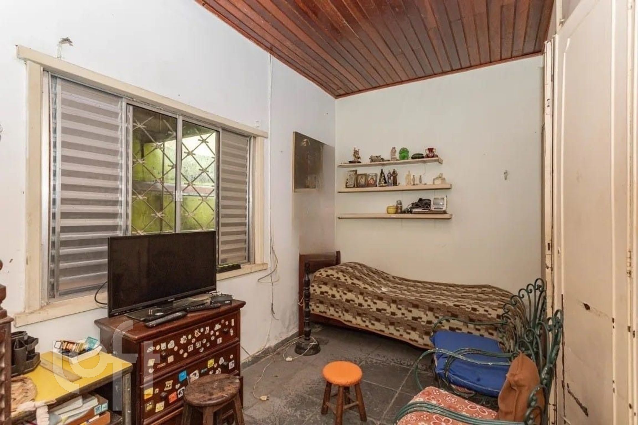 Casa à venda com 6 quartos, 240m² - Foto 14