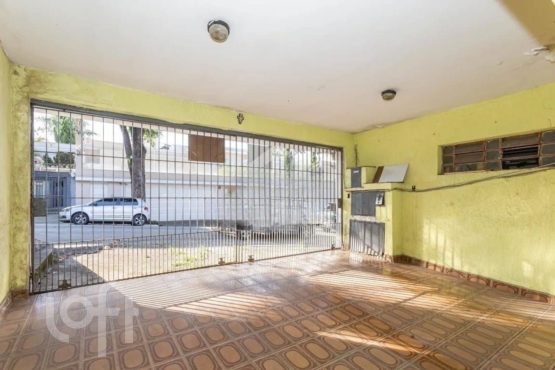 Casa à venda com 6 quartos, 240m² - Foto 4