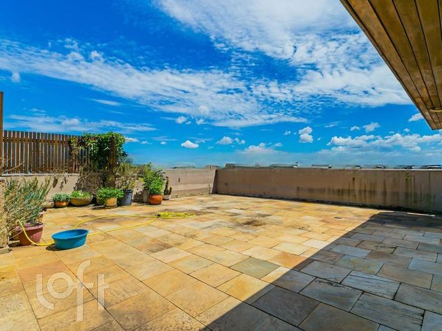 Apartamento com 324m², 4 dormitórios, 1 suíte, 2 vagas, São João em Porto Alegre